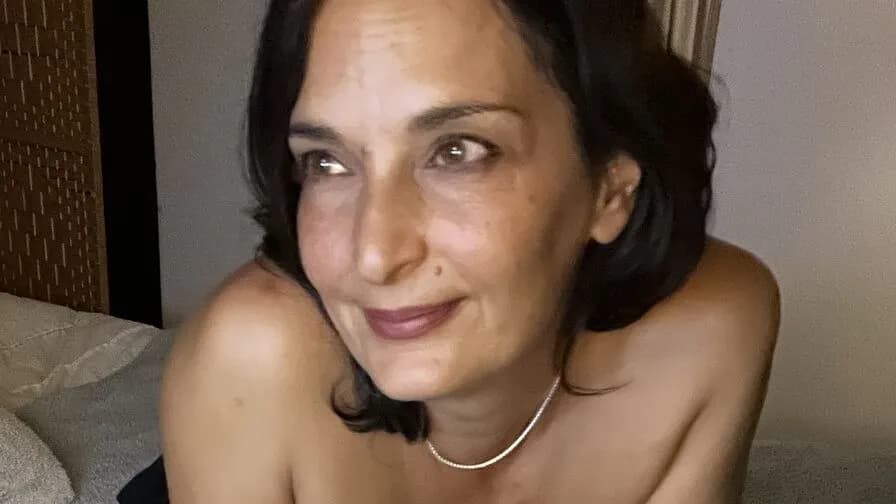 MichaelaBelle - asian cam model